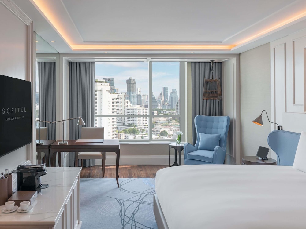 MAGNIFICENT, KING BED