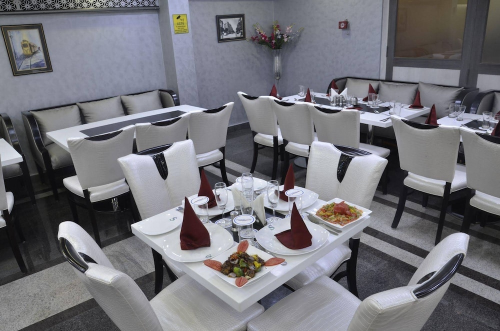 HOTEL SUDESH TOWER 30/37