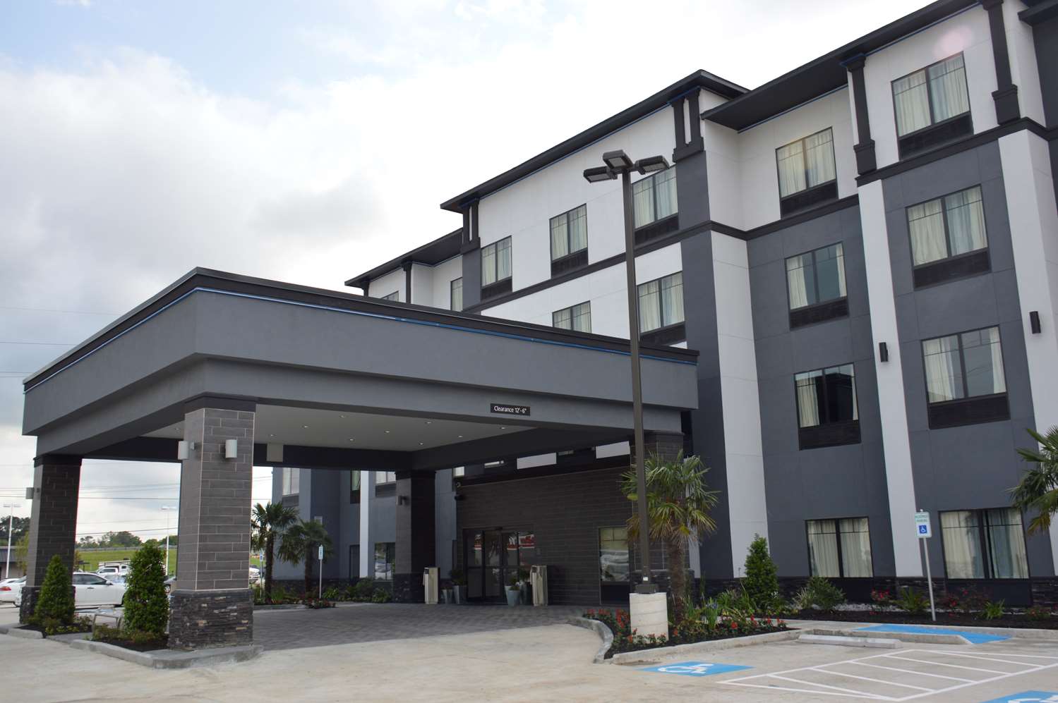 Best Western Plus At Prien Lake Inn And Suites 48/48