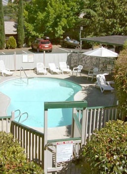 Cedarwood Inn of Ashland 51/66