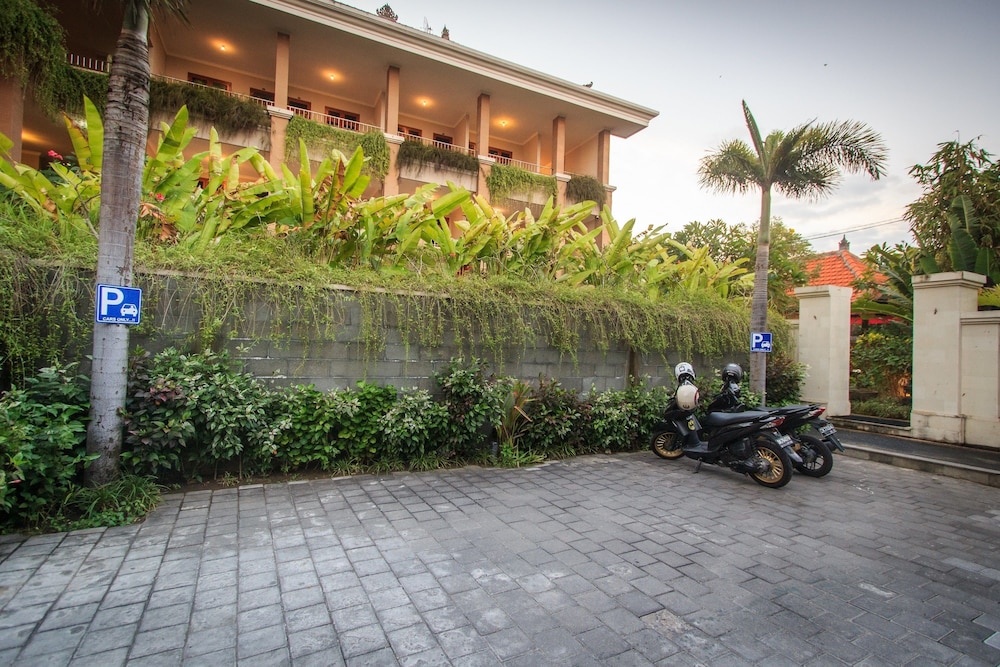 Pondok Anyar Inn 27/50