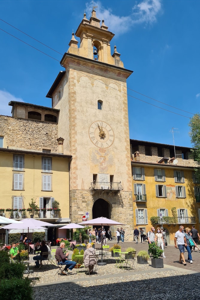 Hotel Piazza Vecchia 3/74