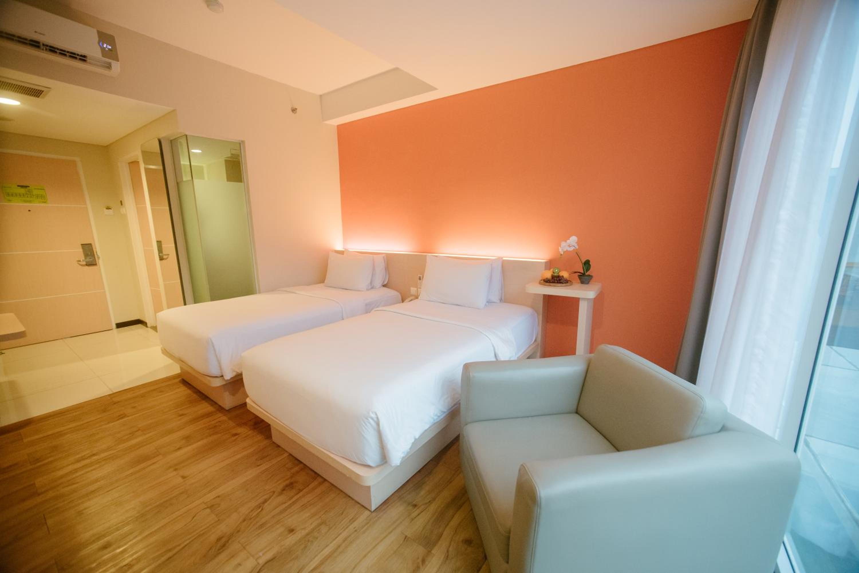 Maxonehotels.Com At Bounty Sukabumi 19/49