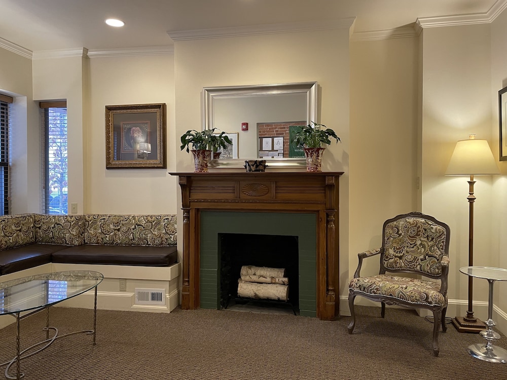 Oasis Guest House 51/65