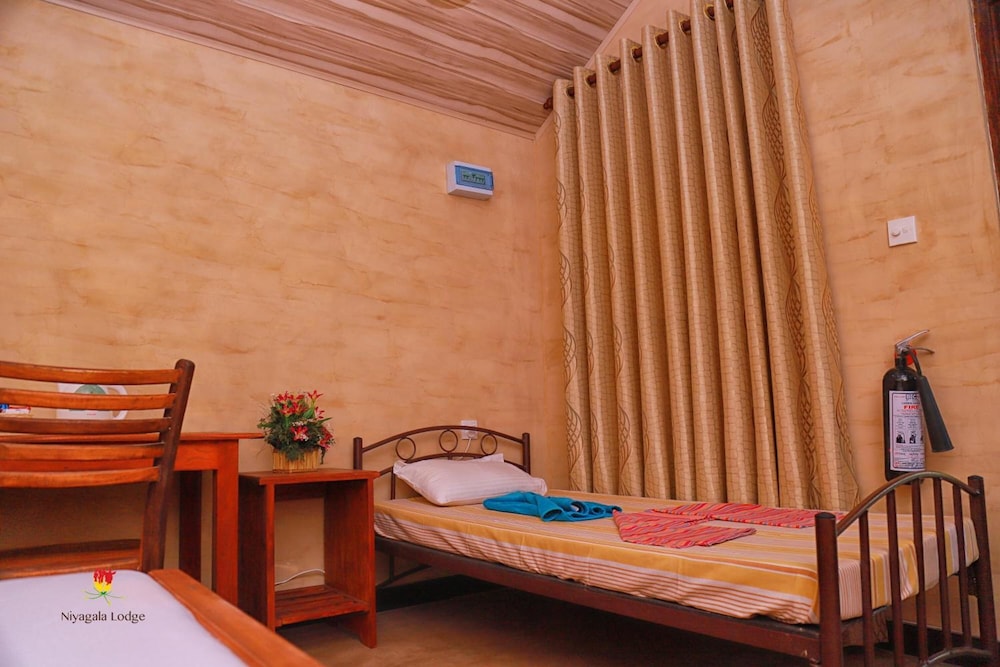 Niyagala Lodge 25/50