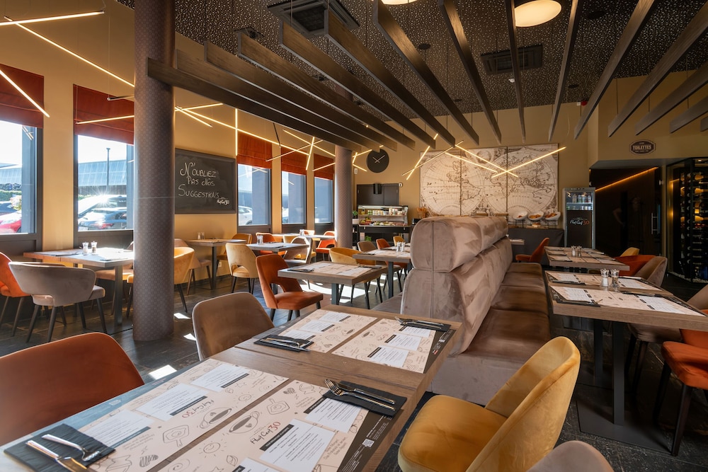 Hotel Le 830 38/49