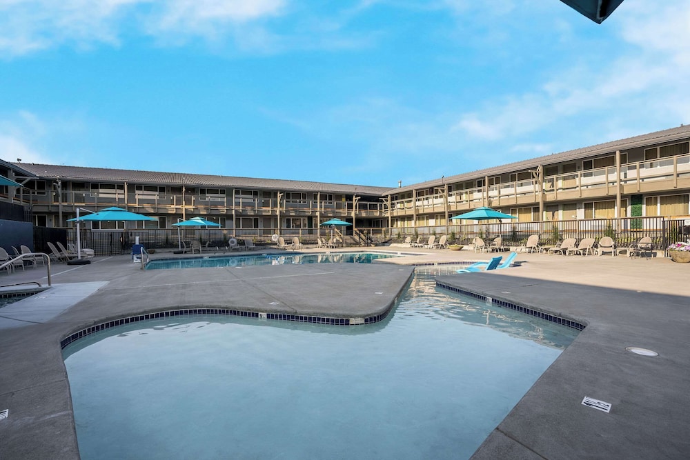 Richland Riverfront Hotel, Ascend Hotel Collection 37/65