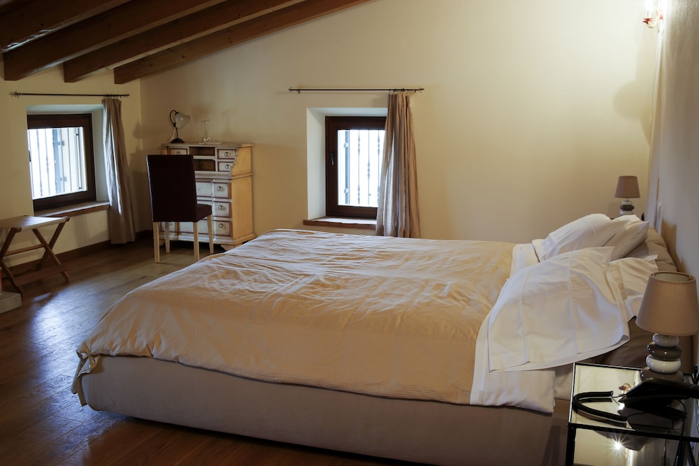 La Fonte Degli Dei Wine Relais - Adults Only 10/50