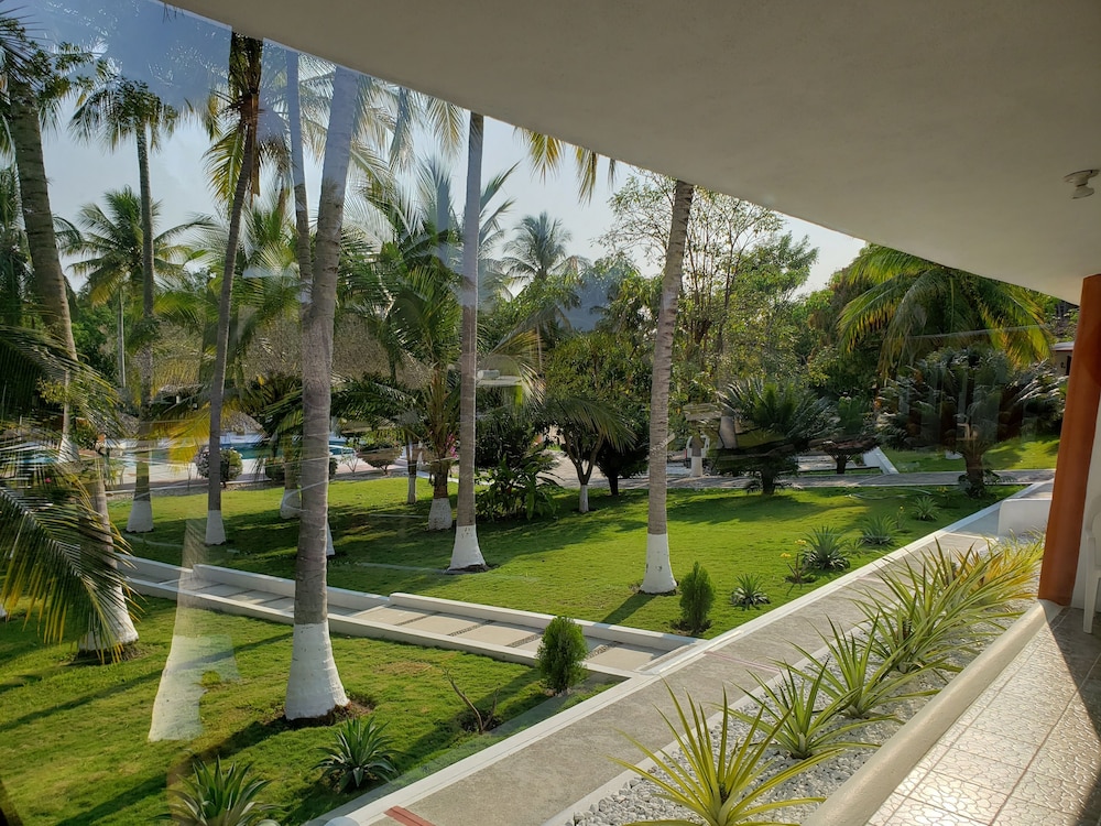 Hotel &amp; Club Campestre Altos Paraiso 40/50
