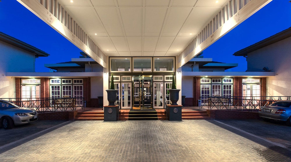 Hotel Kurrajong Canberra 60/67