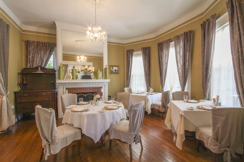 Burke Manor Inn & Pavilion 36/49
