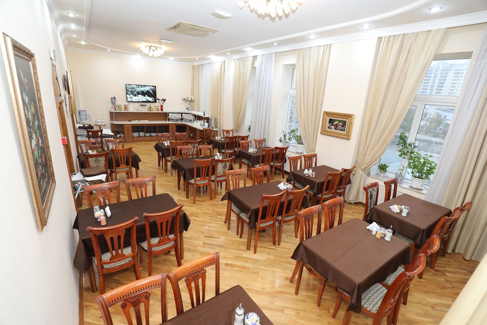 Azcot Hotel 39/45