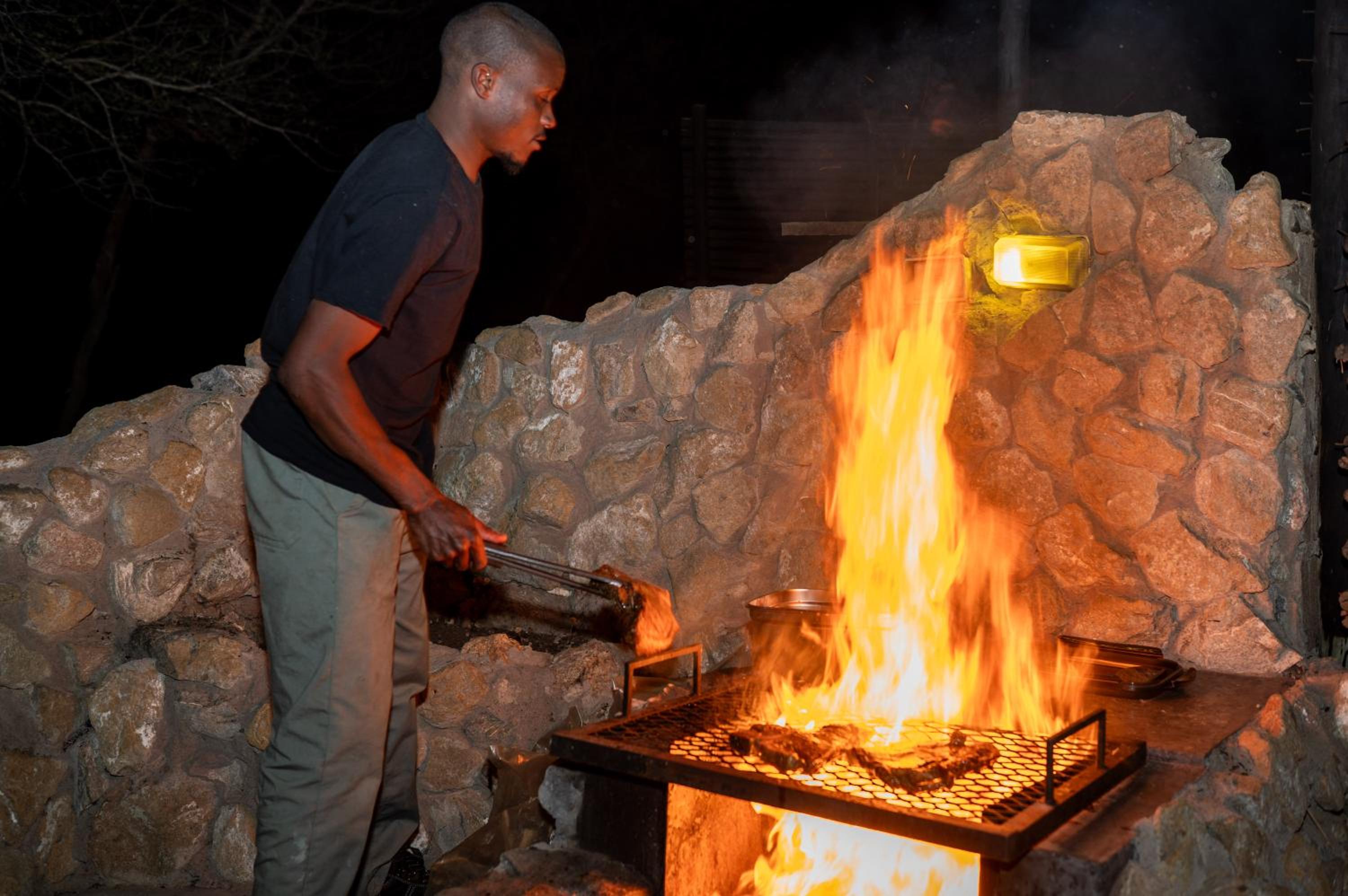 Foxy Crocodile Bush Retreat & Kruger Safaris 18/43