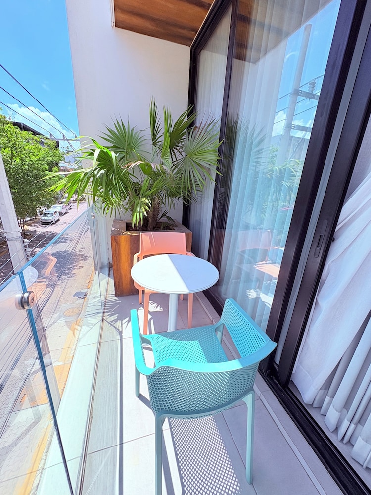 Calixta Hotel 30/50