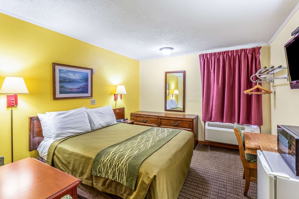 Econo Lodge Morgantown 15/31