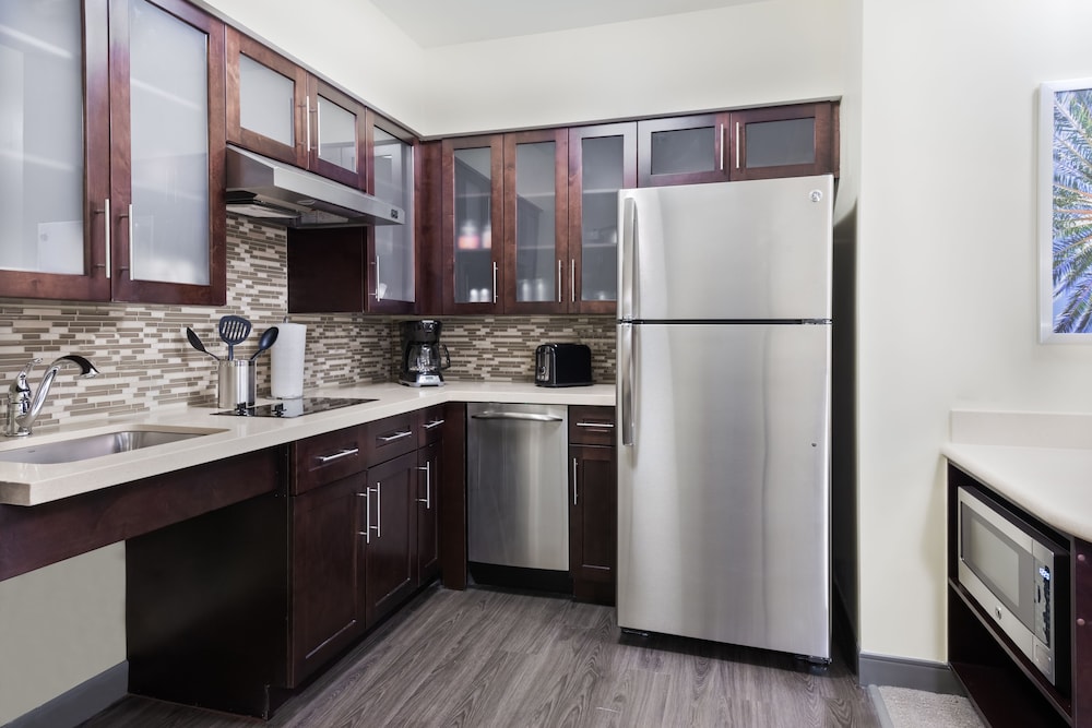 Staybridge Suites Miami International Airport 59/77