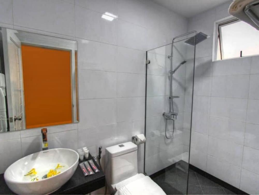 Awesome Hotel 24/64