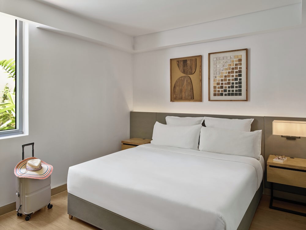 2 Bedrooms, Family Suite, Single Bed, Pool Access