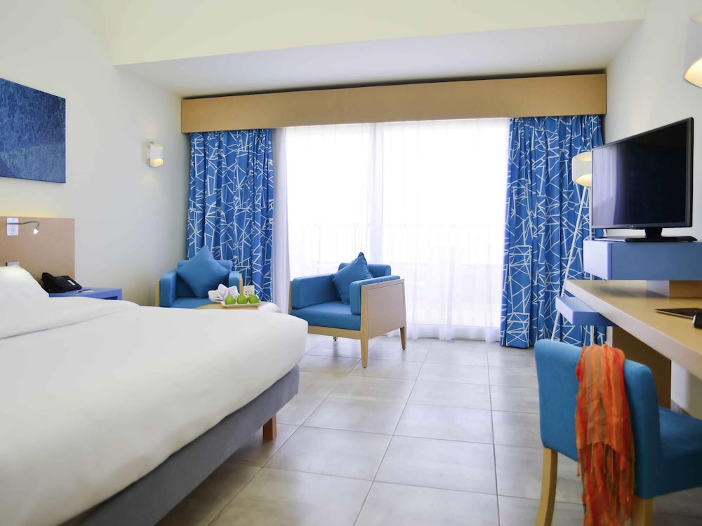 STANDARD, QUEEN BED, GARDEN VIEW