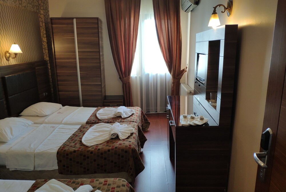 Hotel Bazaar 8/47