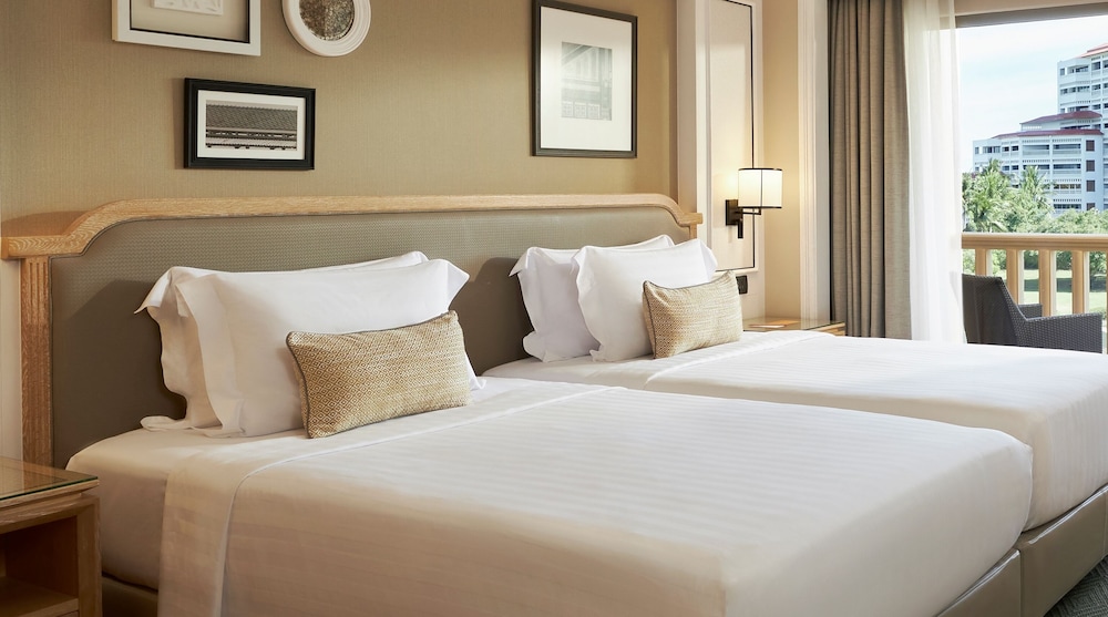 Dusit Thani Hua Hin 30/94