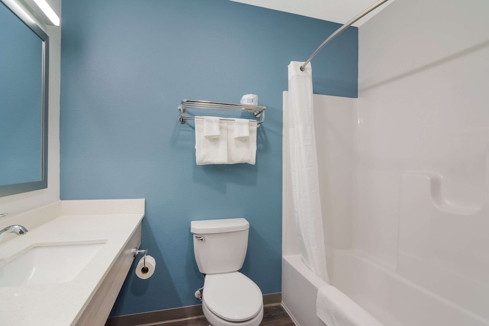 WoodSpring Suites Morrisville - Raleigh Durham Airport 32/35