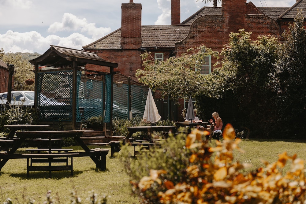 The Old Orleton Inn 40/43