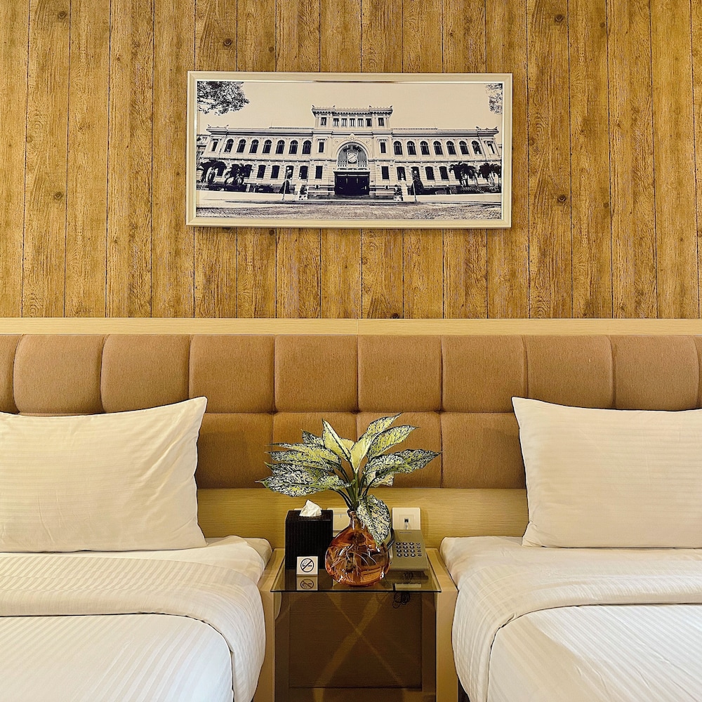 GK Central Hotel 54/80