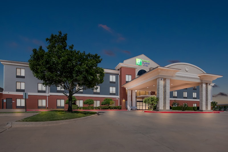 Holiday Inn Express Hotel Suites Perry 5/42