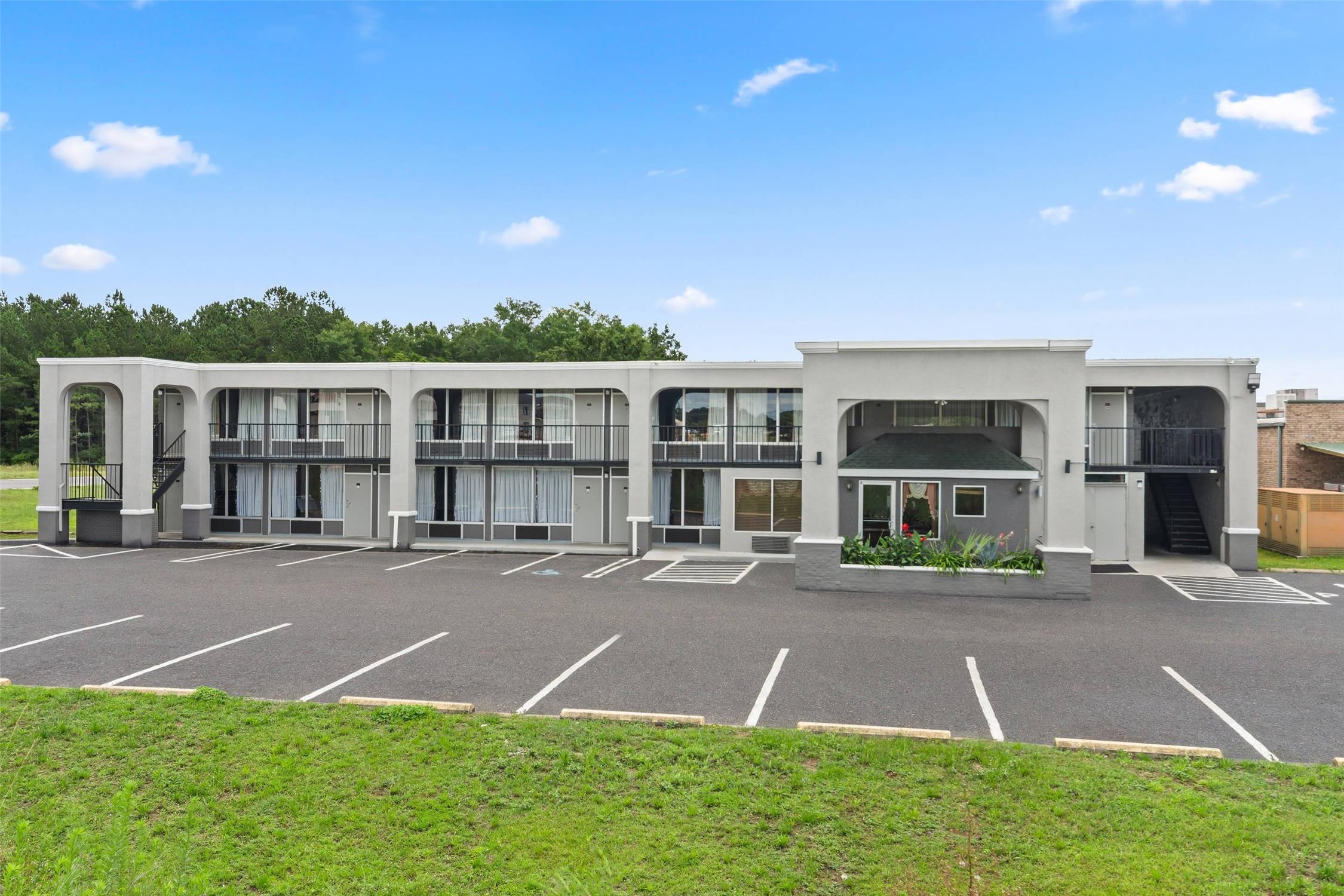 Econo Lodge Andalusia, AL 22/27