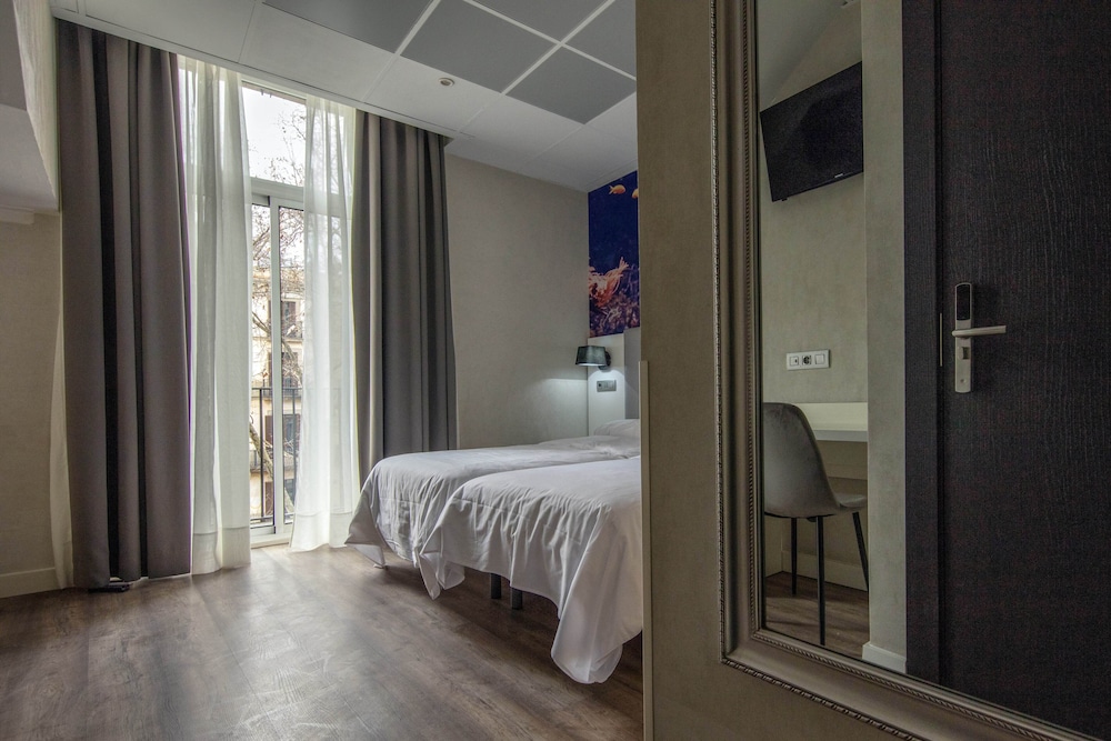 ROOM, SINGLE, CITY VIEW, TERRACE