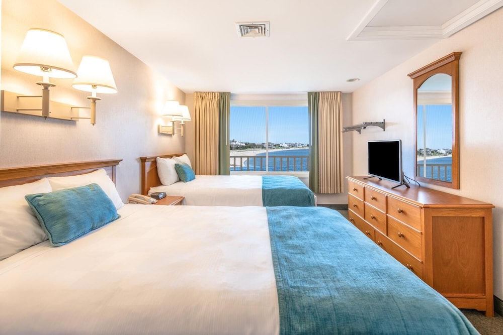 2 Bedrooms, Suite, 2 Queen and Twin Beds, 2 Bathrooms, Sofa، Green Harbor Resort 5/6