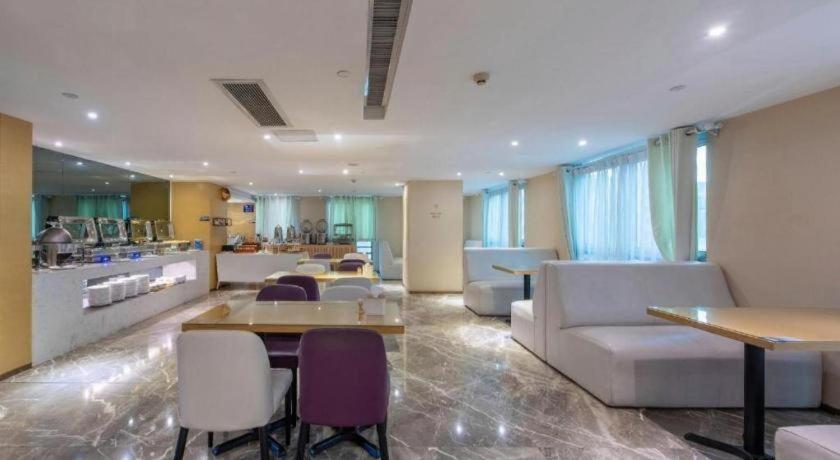 Lavande Hotel (Shenzhen North Railway Station, Gangtou Metro Station) 61/70