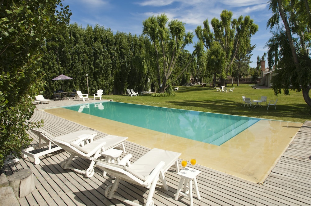 La Posada Hotel 40/50
