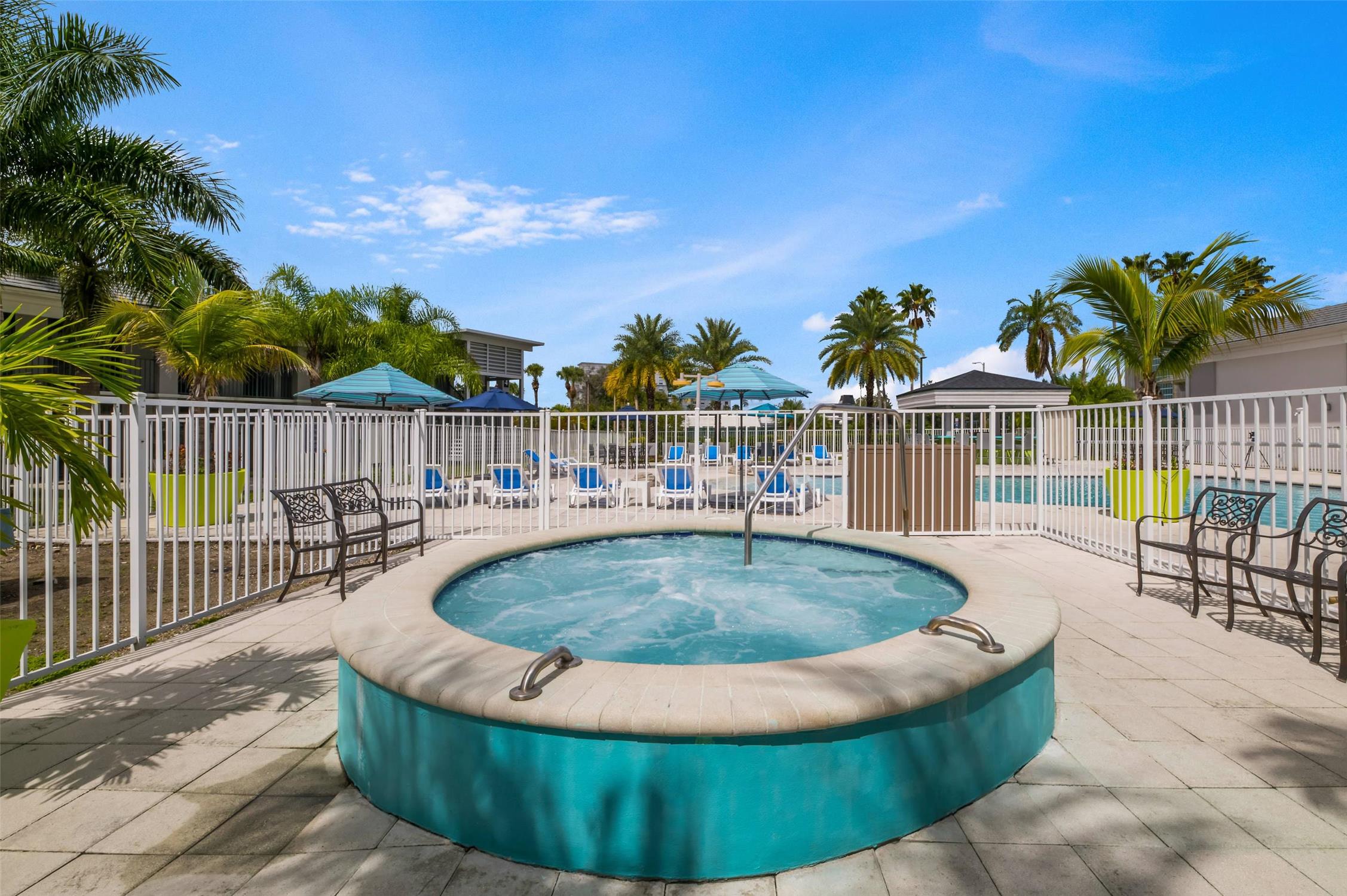 Clarion Inn & Suites Across From Universal Orlando Resort 26/27