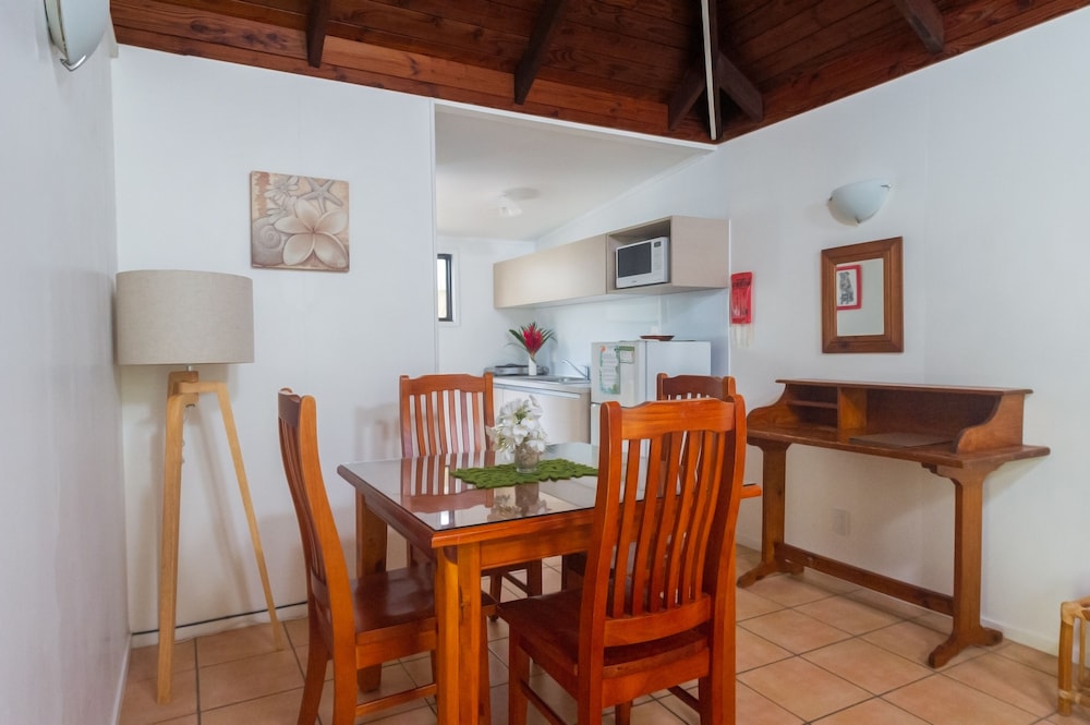 THE COOKS OASIS HOLIDAY VILLAS 37/50
