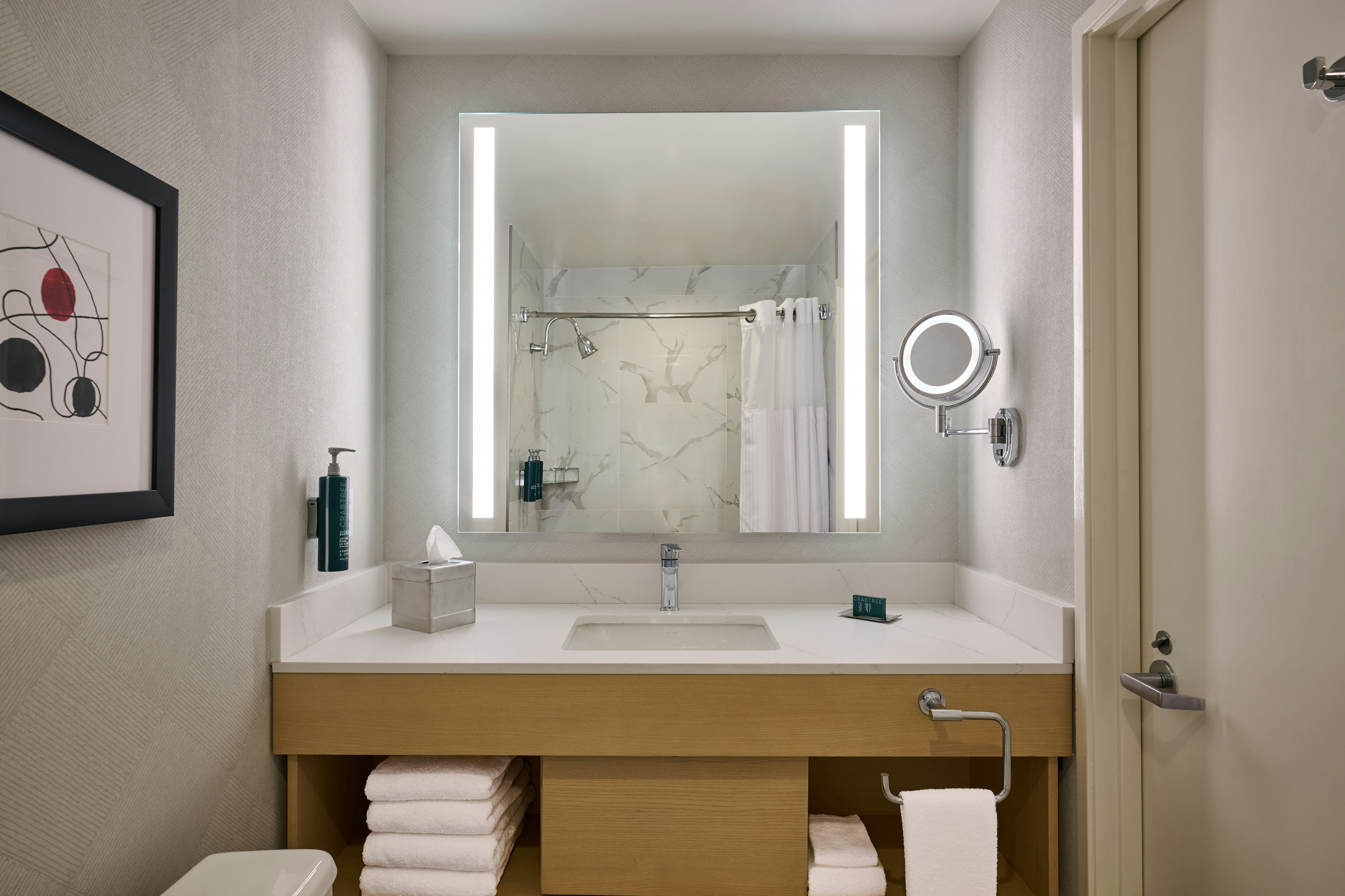 Garden, King Bed، Doubletree By Hilton Newark Fremont 5/7