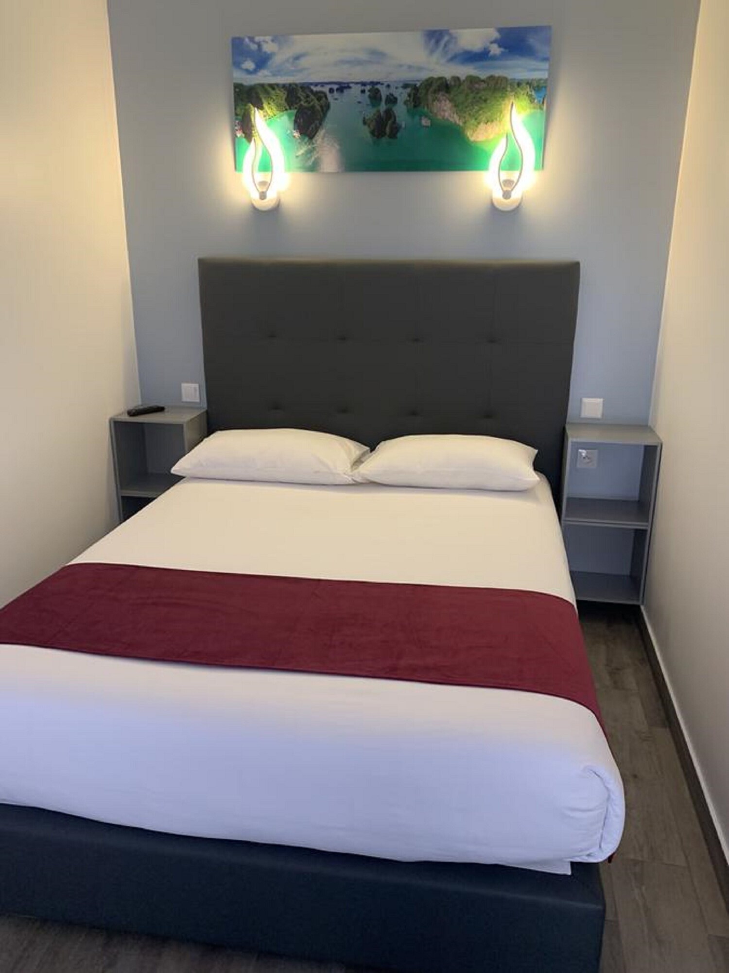 Renovated, Studio, Double Bed, Terrace 2/4