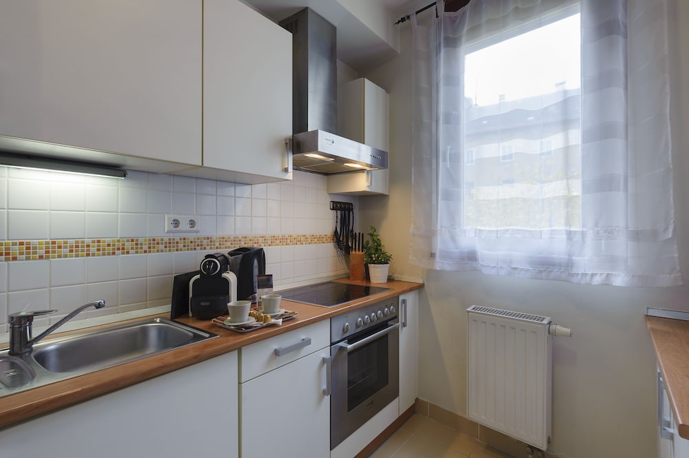 Central Passage Apartments 27/72