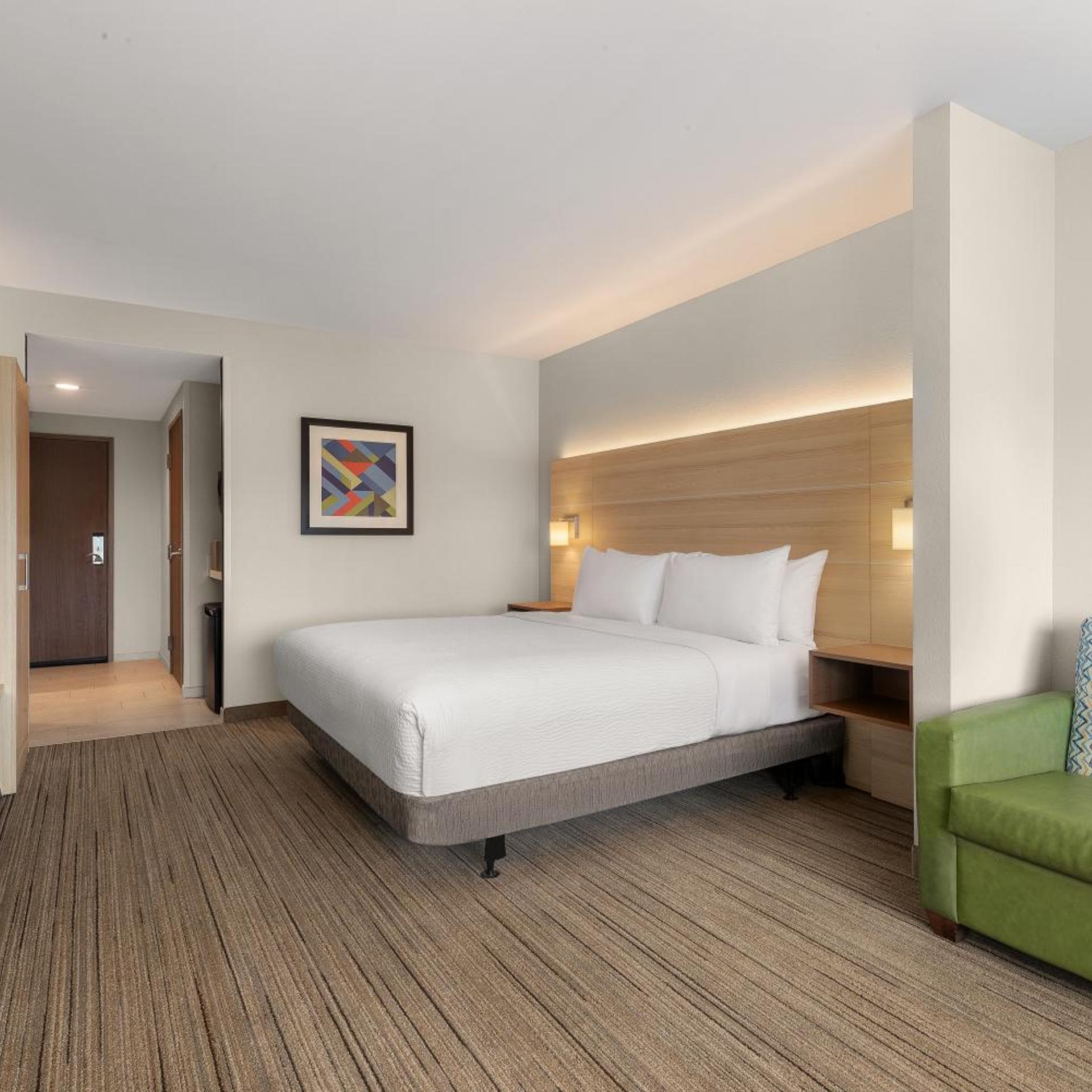 Studio, Suite, King Bed, Accessible
