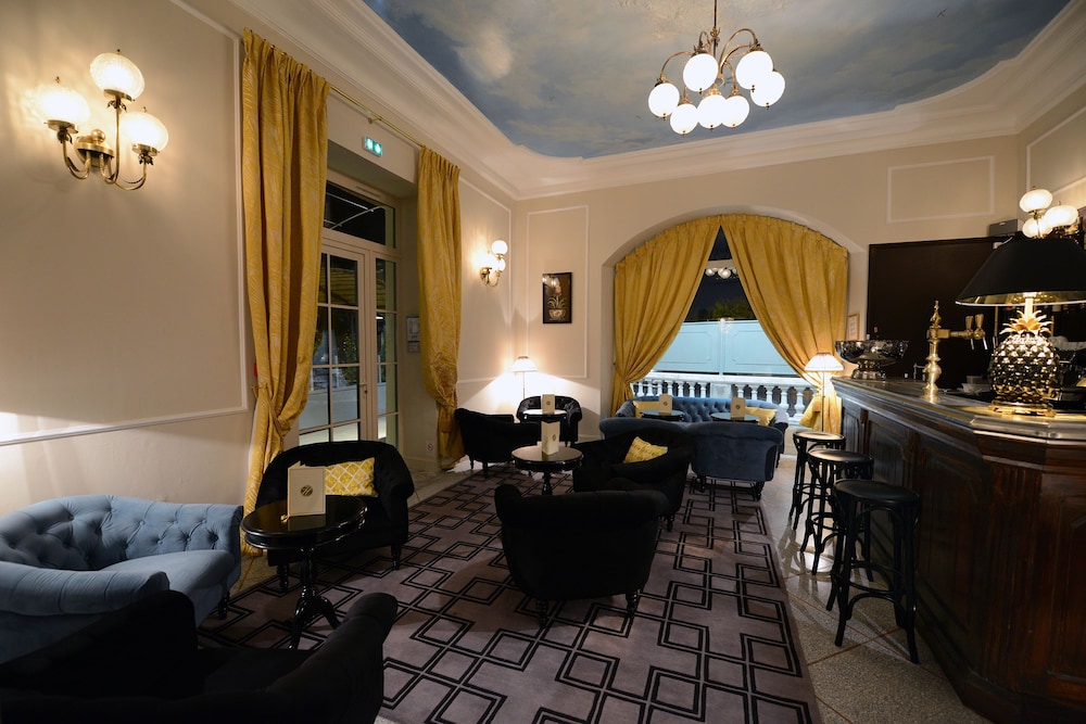 Grand Hotel Henri 30/43