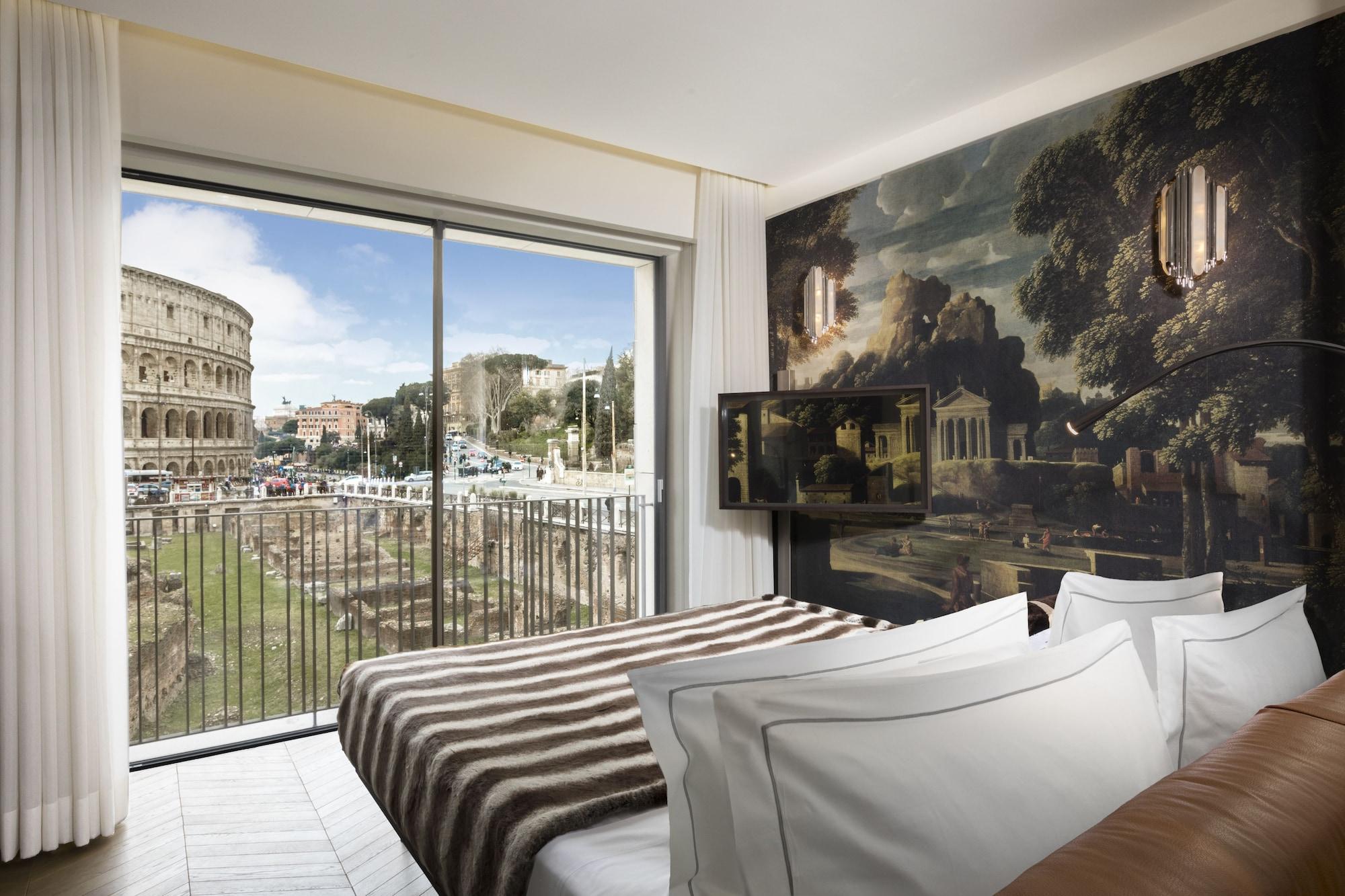 Junior Suite, King Bed, Colosseum View