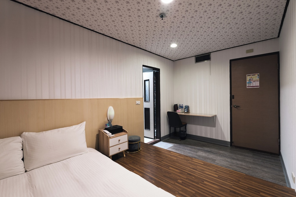 Sofu Hotel 32/47