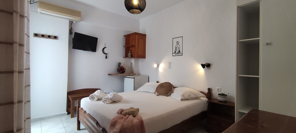 Kapetanos Rooms 24/50