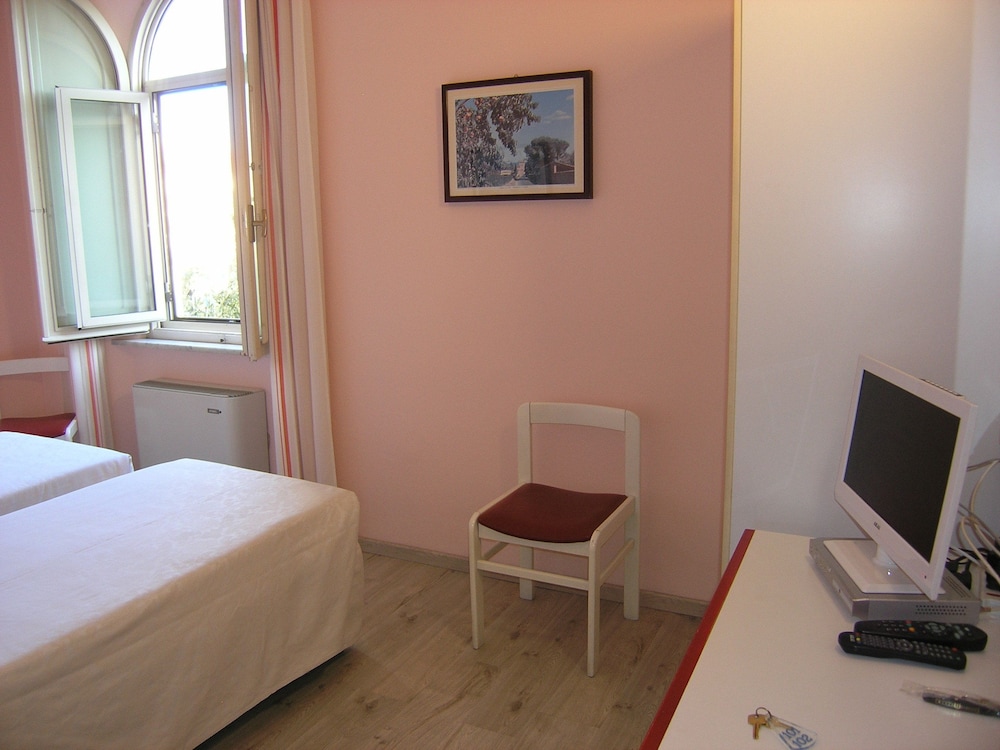 STANDARD, DOUBLE OR TWIN BED