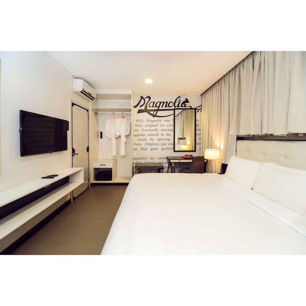 Summit Hotel Magnolia 24/70