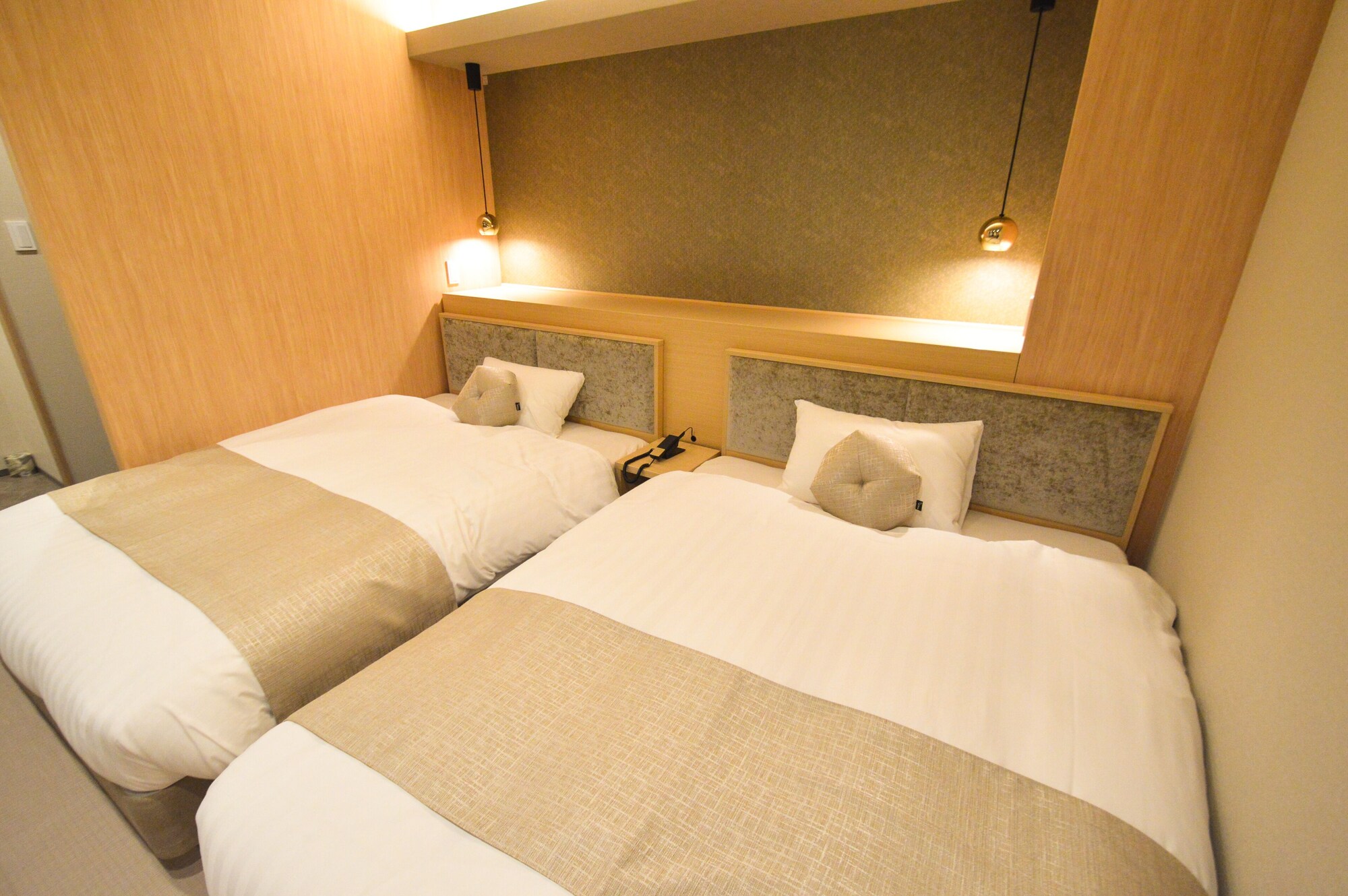SUPERIOR, TWIN BEDS