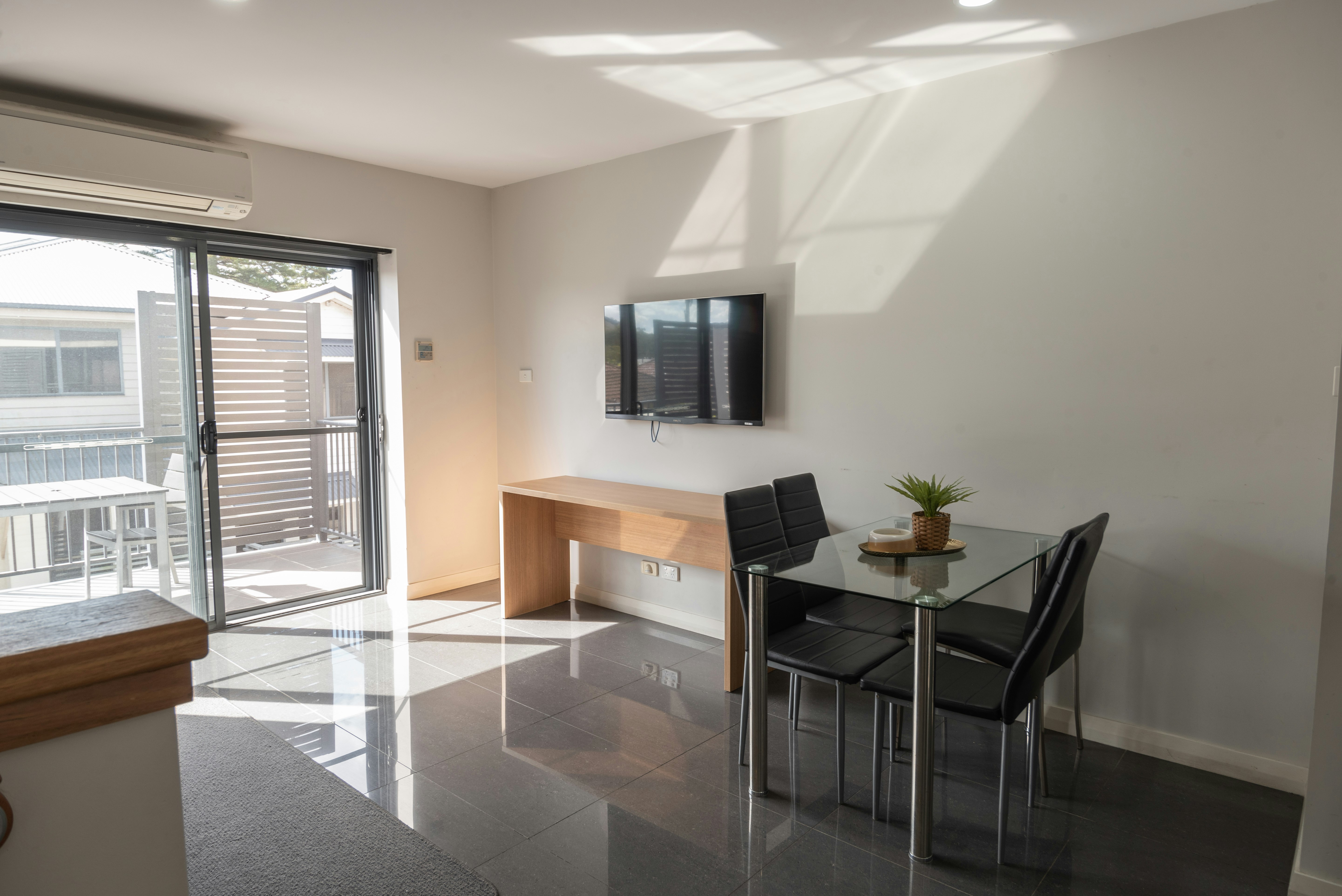 CARDIFF EXECUTIVE APARTMENTS 4/6