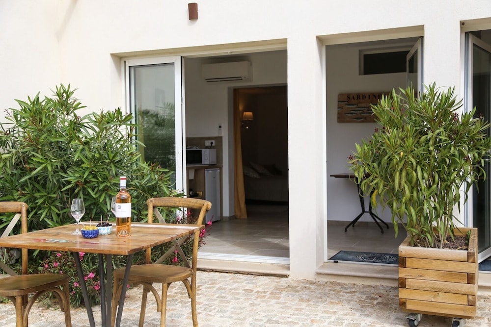 Domaine de la Font des Peres 2/50