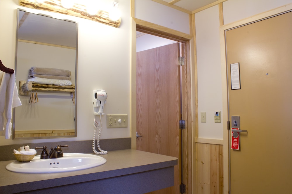 Lake Lodge Cabins 16/16